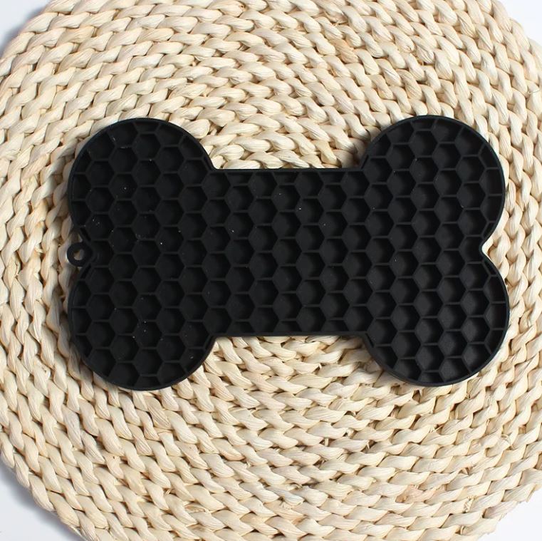 Tappetino in silicone per cani a forma di osso – leccalecca slow feed